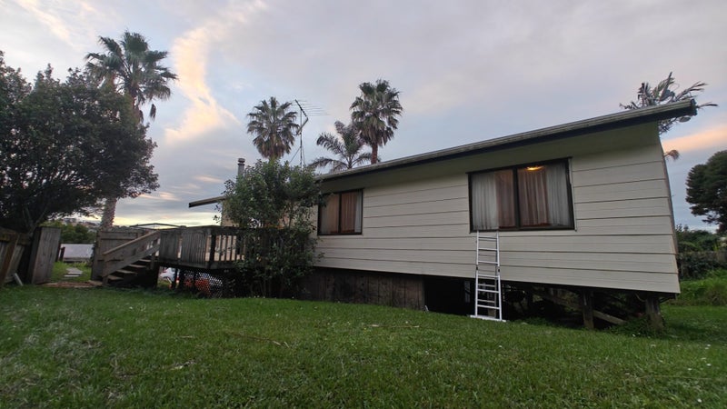 2/8 Camilla Grove, Totara Vale, Auckland - Carousel 1