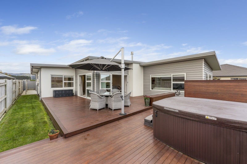 9 Silicon Way, Fitzherbert, Palmerston North - Carousel 1