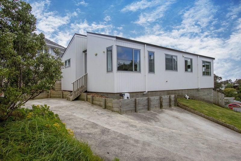 36 Lyndfield Lane, Newlands, Wellington - Carousel 20