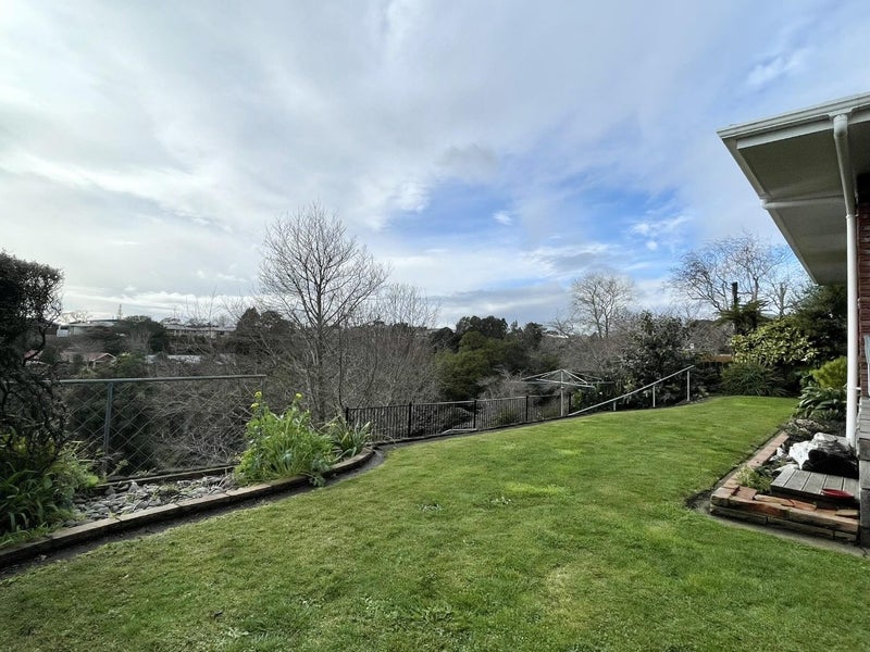 9 Montana Place, Merrilands, New Plymouth - Carousel 2