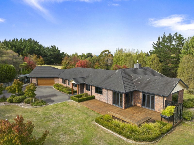 35 Stonebrook Lane, Kelvin Grove, Palmerston North - Carousel 1