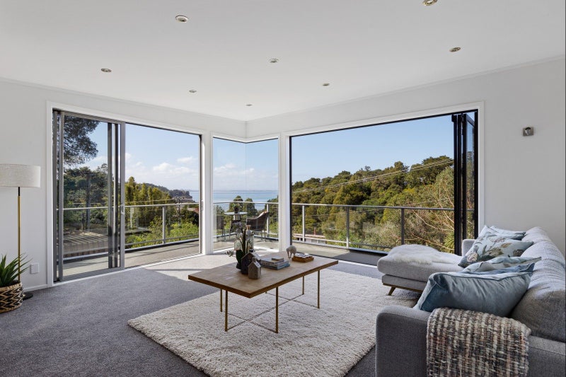 41 Laingholm Drive, Laingholm, Auckland - Carousel 2