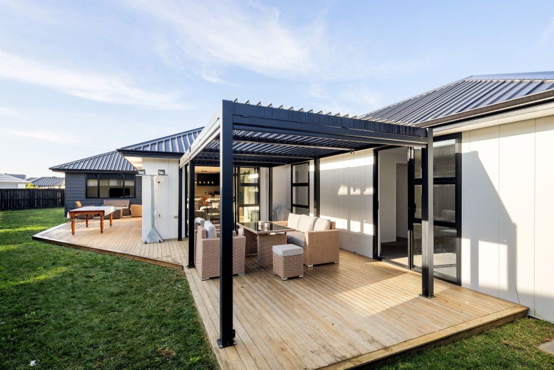 13 Sydney Place, Flagstaff, Hamilton - Carousel 1