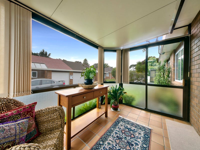 2/28A Godley Road, Green Bay, Auckland - Carousel 2