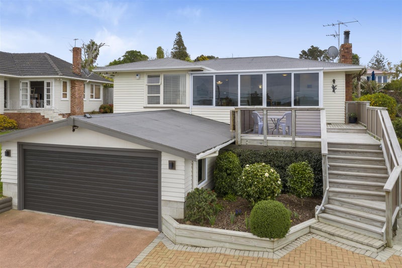 48 Tiroroa Avenue, Te Atatu South, Auckland - Carousel 2