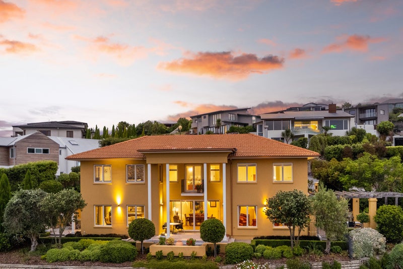 8 Melleray Place, Redcliffs, Christchurch - Carousel 1