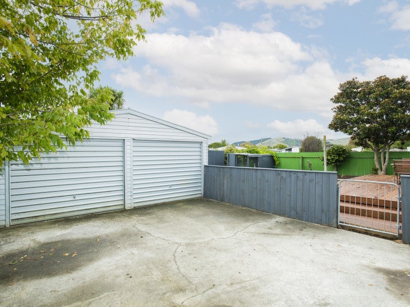 15 Glasgow Crescent, Kaiti, Gisborne - Carousel 2