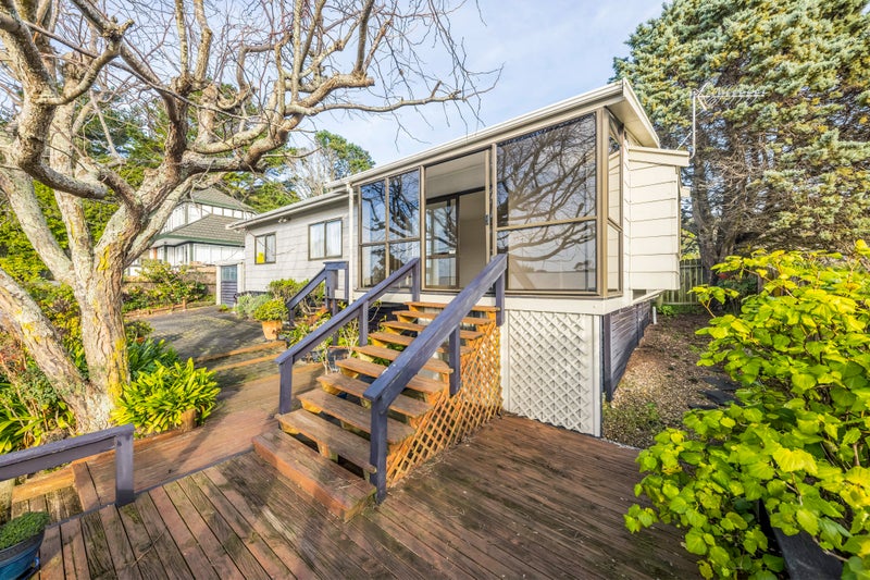 4/64 Glennandrew Drive, Half Moon Bay, Auckland - Carousel 1