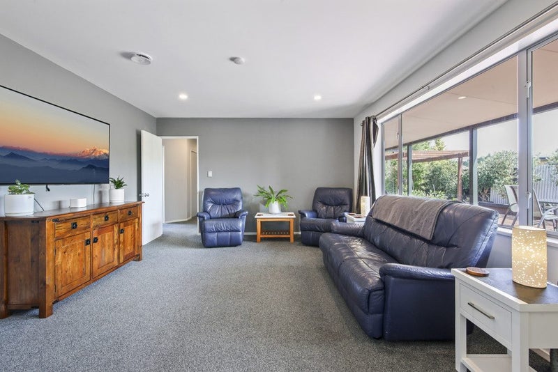 28 Rushmore Drive, Belfast, Christchurch - Carousel 2