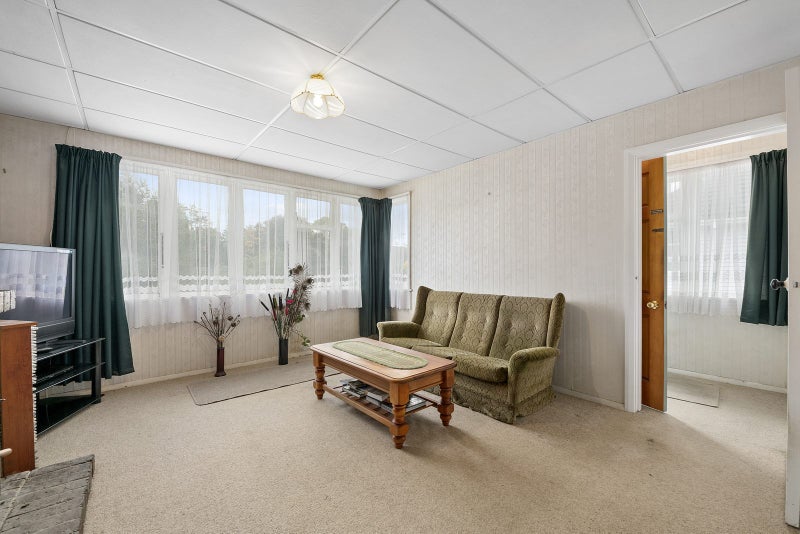 218 Cambridge Terrace, Naenae, Lower Hutt - Carousel 1
