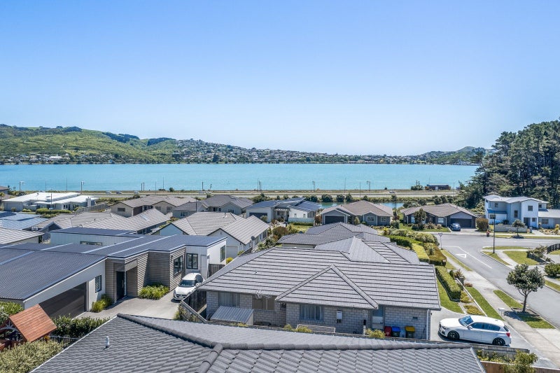 2 Ihakara Arthur Lane, Aotea, Porirua - Carousel 2