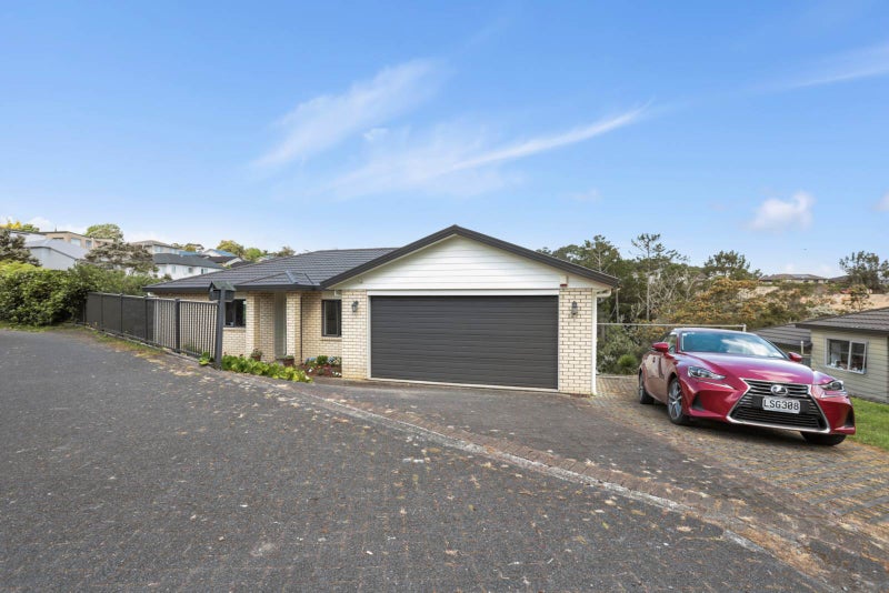 21 McKinley Road, Sunnyvale, Auckland - Carousel 1