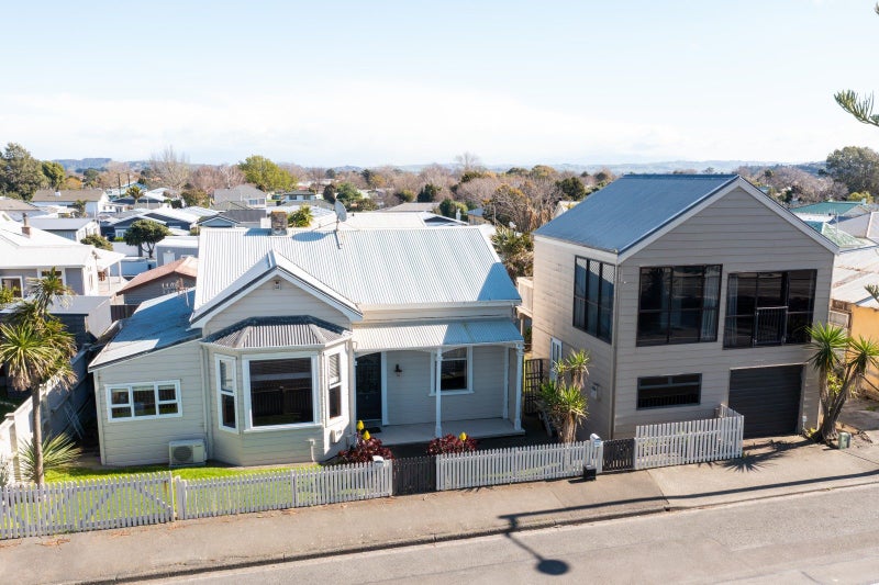 653 Marine Parade, Napier South, Napier - Carousel 1