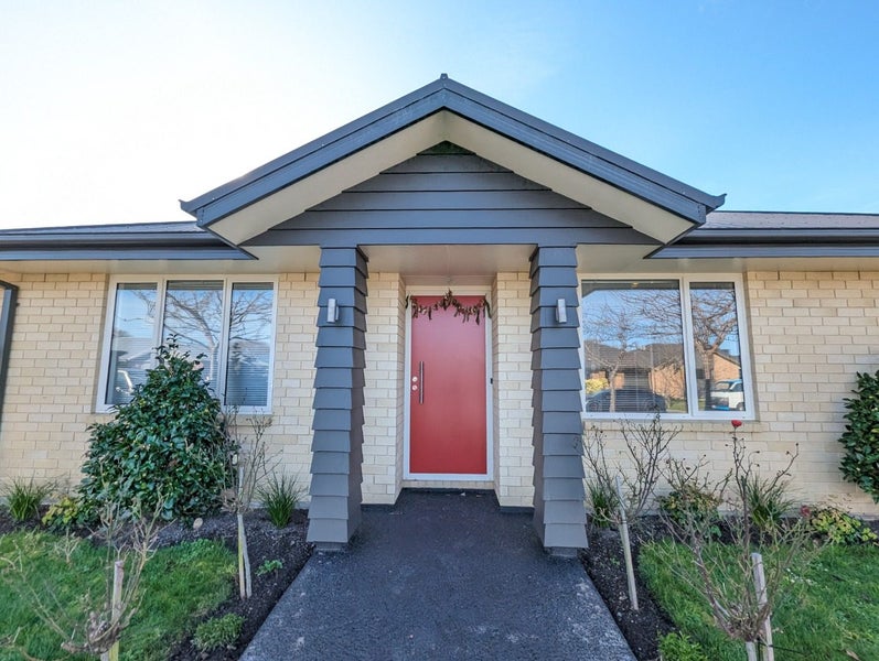 6 Somerville Crescent, Aidanfield, Christchurch - Carousel 1