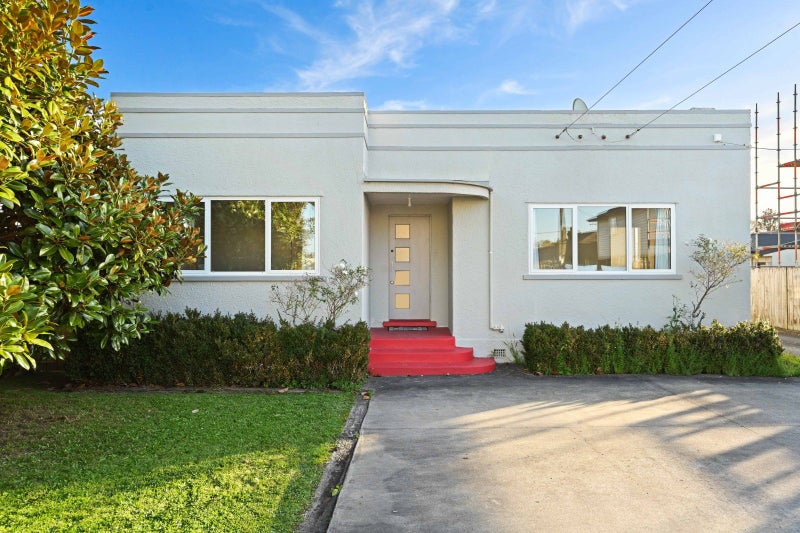 105 Nixon Street, Hamilton East, Hamilton - Carousel 1