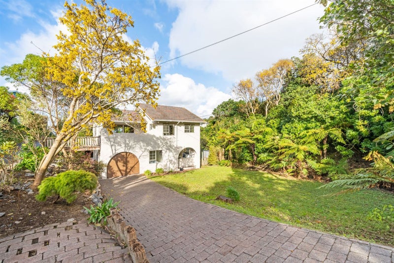 6C Christina Grove, Normandale, Lower Hutt - Carousel 1