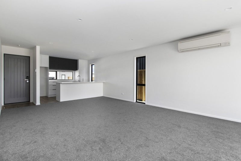 82 Jacks Landing Drive, Hamilton Lake, Hamilton - Carousel 2