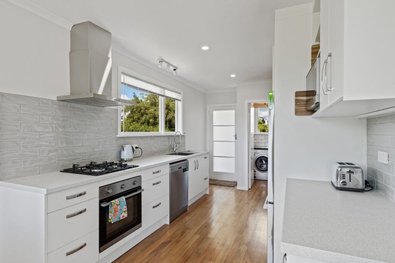 52 Clawton Street, Westown, New Plymouth - Carousel 2