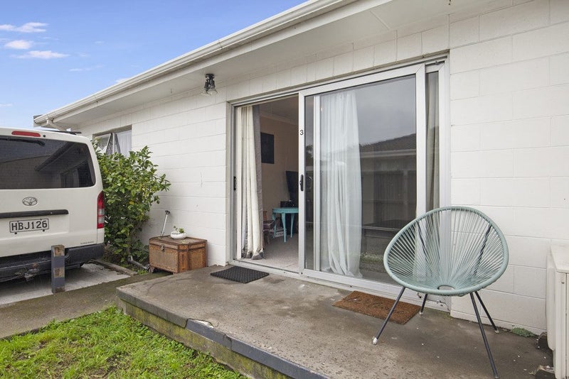 3/10 Lane Street, Woolston, Christchurch - Carousel 11