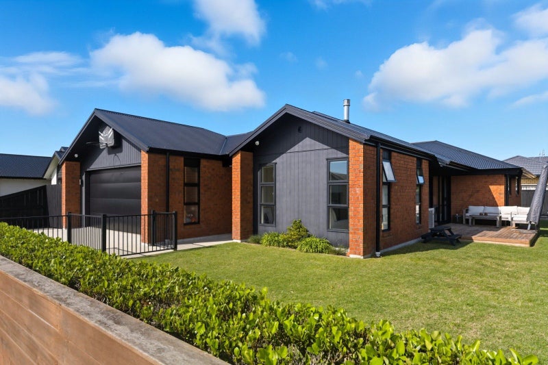 28 Piata Street, Papamoa Beach, Papamoa - Carousel 1