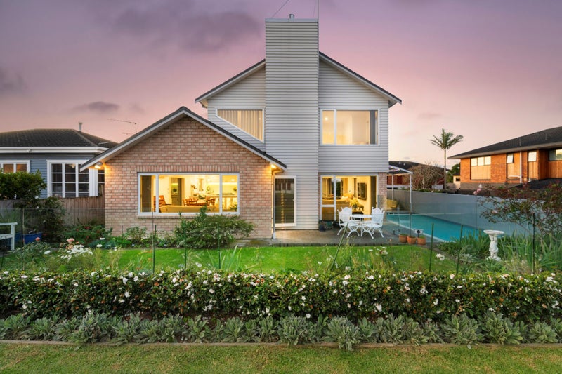 22 Ridge Road, Waiake, Auckland - Carousel 1