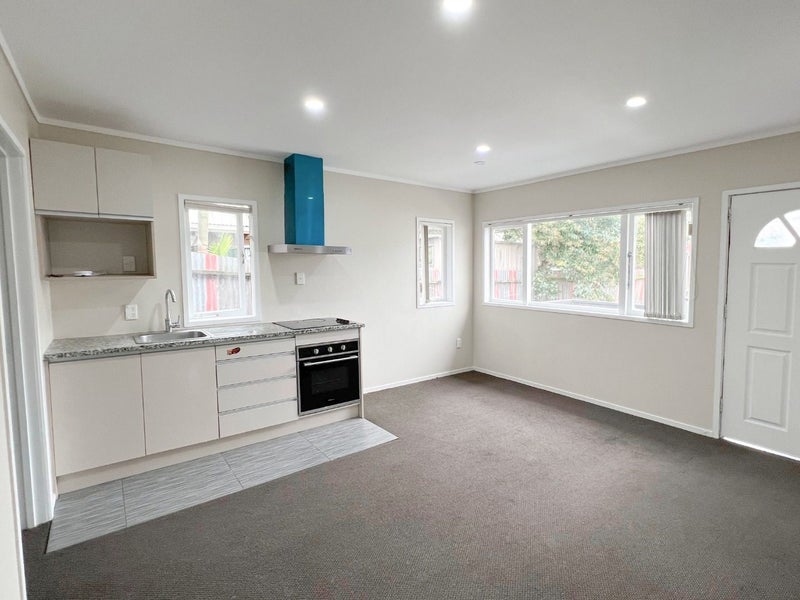 164 Edmonton Road, Te Atatū South, Auckland - Carousel 2