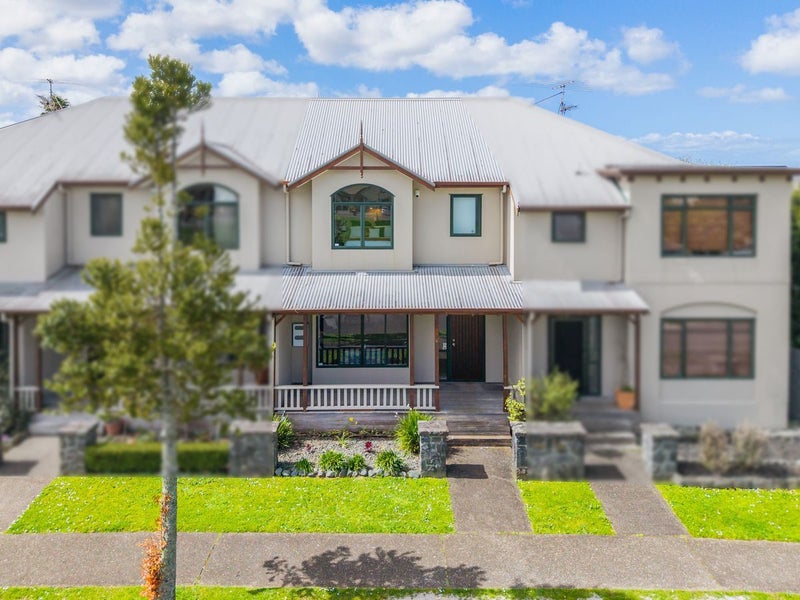 3/8 Tuscany Way, Te Atatu Peninsula, Auckland - Carousel 1