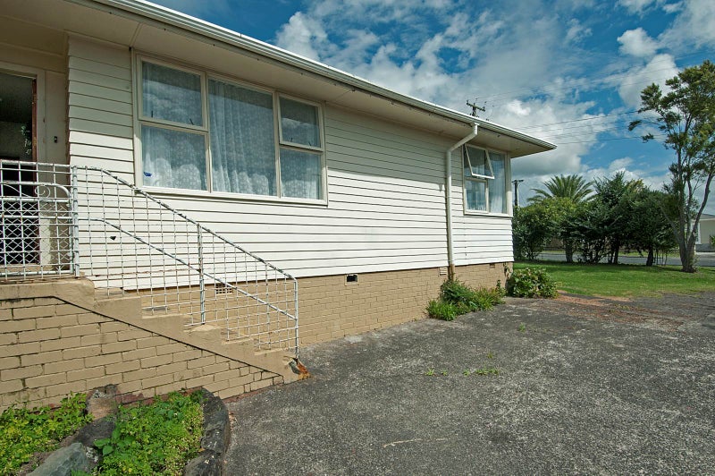 126 Cobham Crescent, Kelston, Auckland - Carousel 5