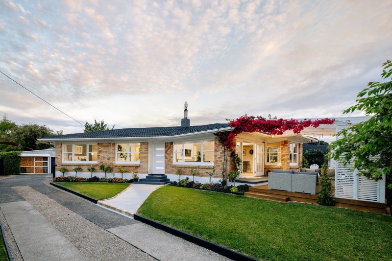 43 Berkley Avenue, Hillcrest, Hamilton - Carousel 1