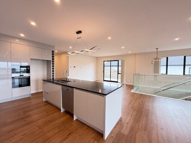 13 Pacific Heights Road, Orewa, Orewa - Carousel 2