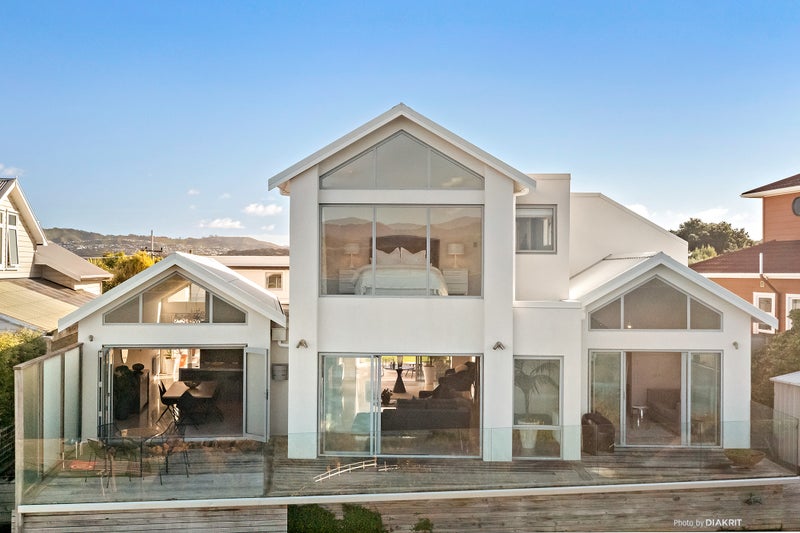 8 Nevay Road, Karaka Bays, Wellington - Carousel 2