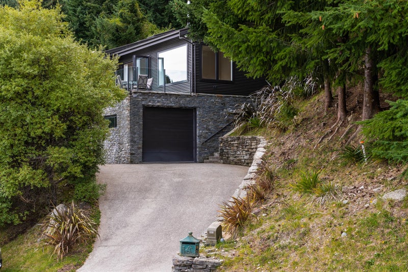 31 Dart Place, Fernhill, Queenstown - Carousel 35