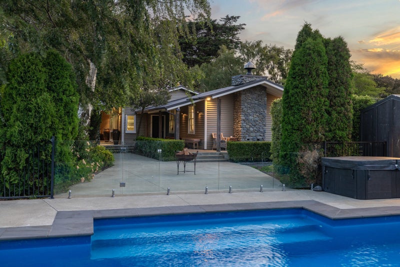 90 Canal Road, Christchurch - Carousel 2