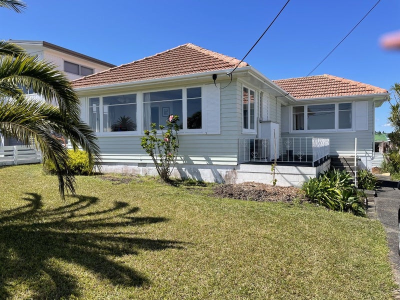 1325 Whangaparaoa Road, Army Bay, Whangaparaoa - Carousel 2