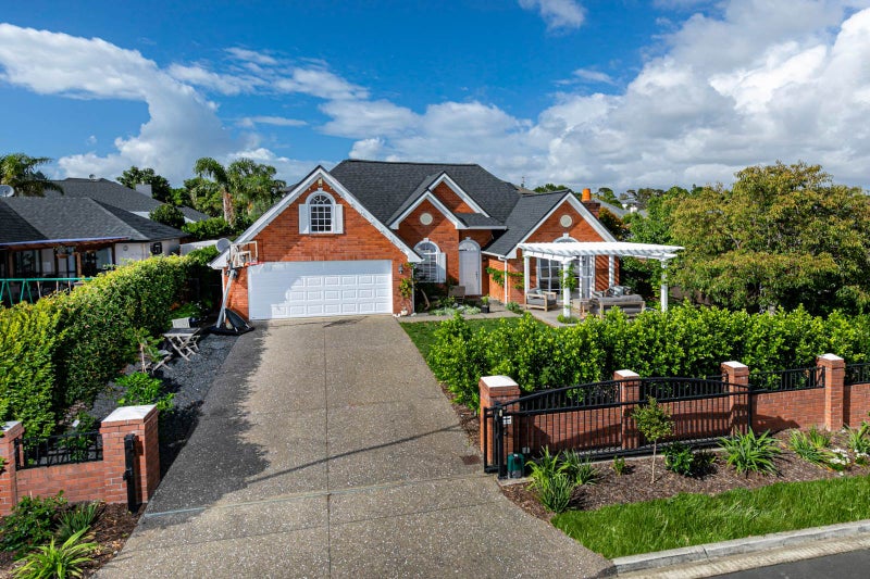 5 Archer Rayner Place, Greenhithe, Auckland - Carousel 1