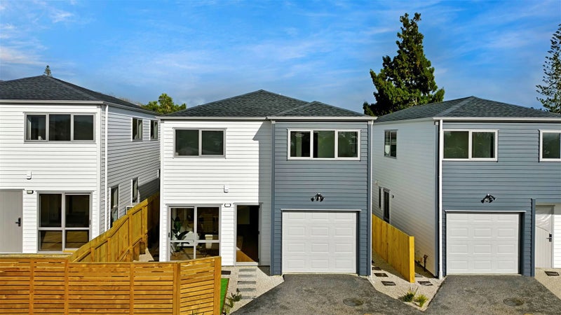 240A Whitney Street, Blockhouse Bay, Auckland - Carousel 1