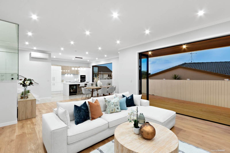 10 Awakirihi Close, Shamrock Park, Auckland - Carousel 2