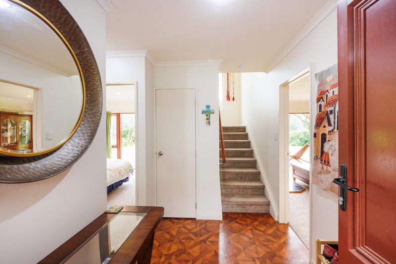 220 Valley Views, Fitzherbert, Palmerston North - Carousel 2