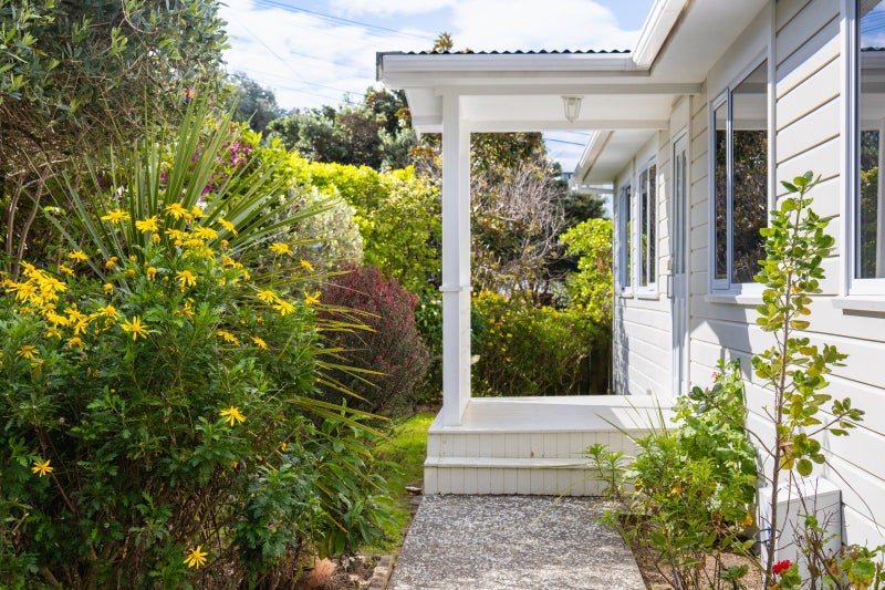 15 Bluegum Road, Paraparaumu Beach, Paraparaumu - Carousel 2