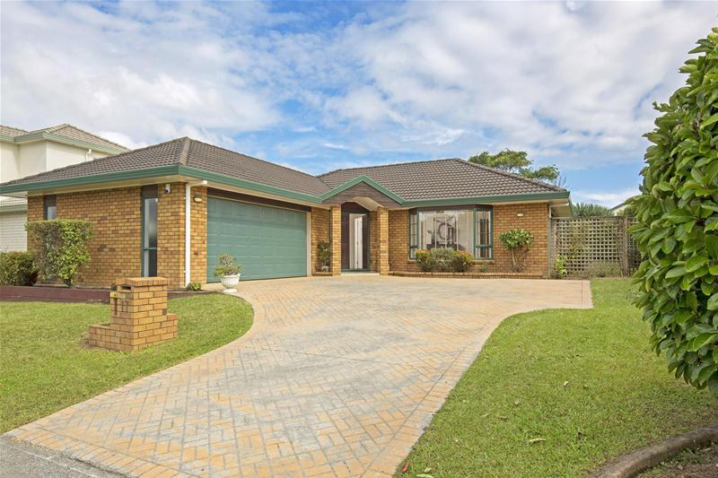 17 Ambleside Drive, Northpark, Auckland - Carousel 1