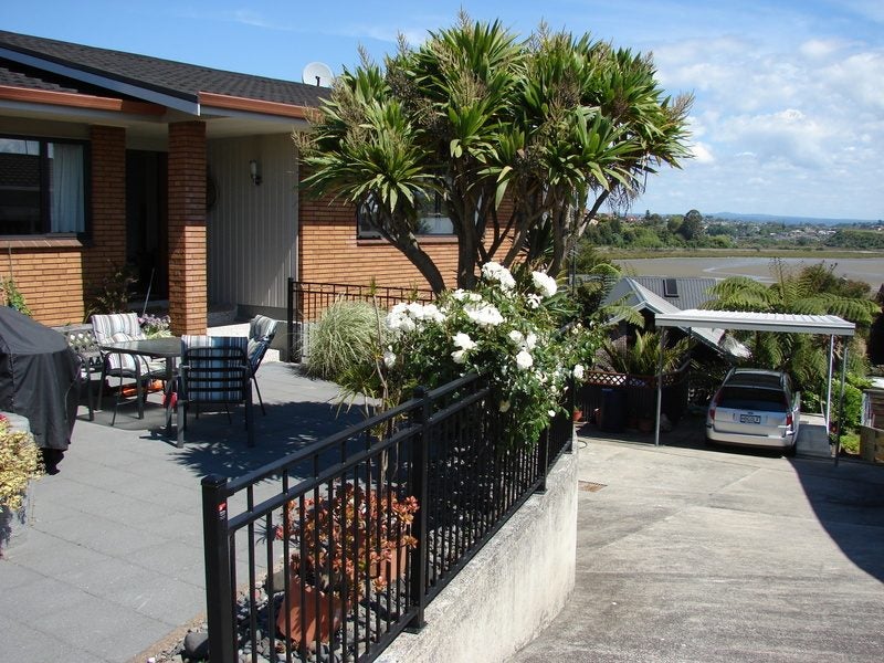 6 Sunny Bay Road, Matua, Tauranga - Carousel 2