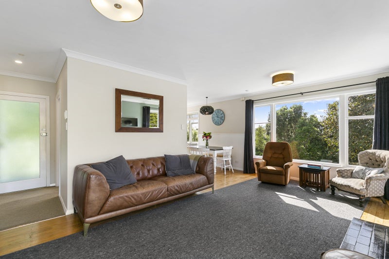 15 Chester Road, Tawa, Wellington - Carousel 2