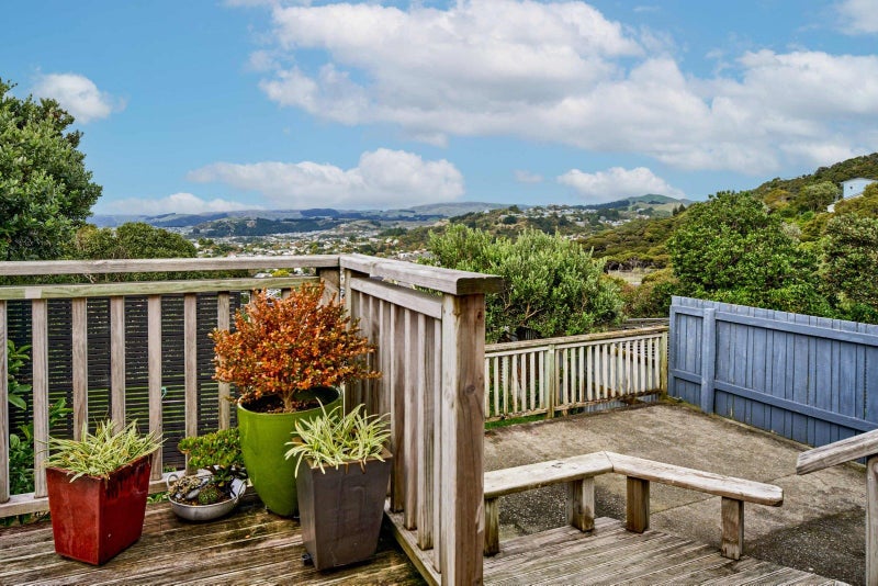 15 Tirowhanga Road, Paremata, Porirua - Carousel 2