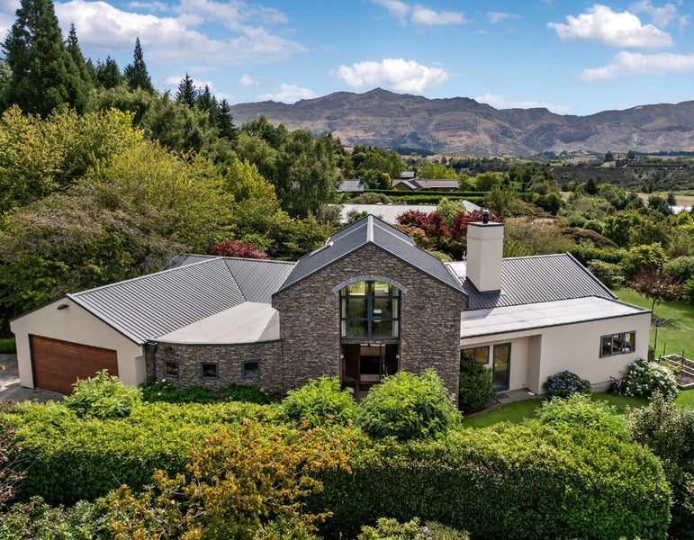 10 Enstone Lane, Lower Shotover, Queenstown - Carousel 2