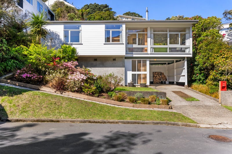 10 Bourbon Terrace, Karori, Wellington - Carousel 1