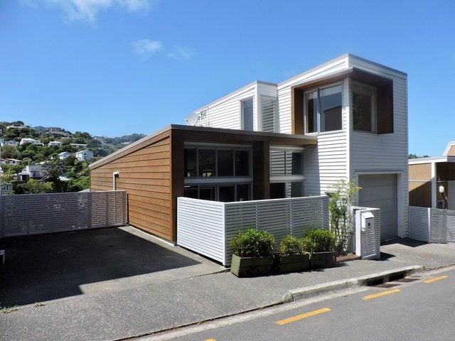 30 Tiketike Way, Brooklyn, Wellington - Carousel 1