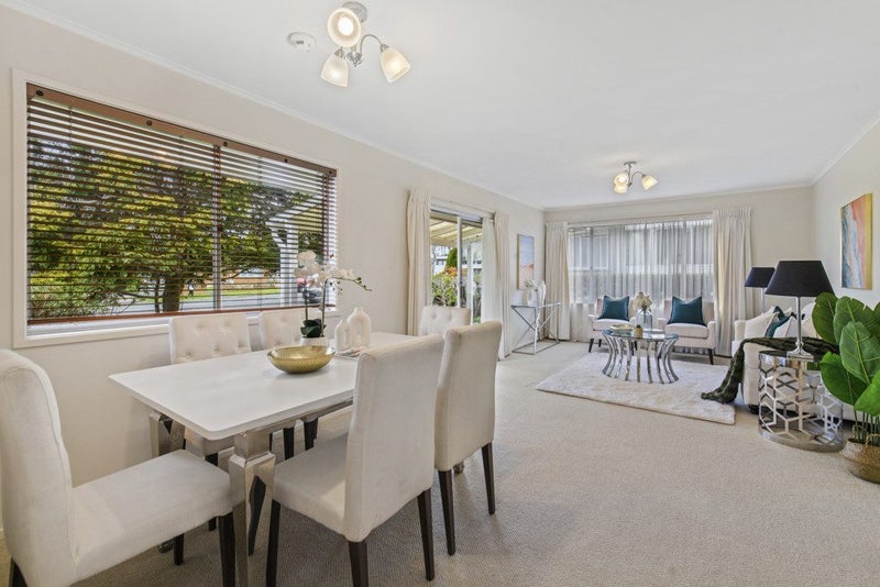 2/27A Eastern Beach Road, Eastern Beach, Auckland - Carousel 2