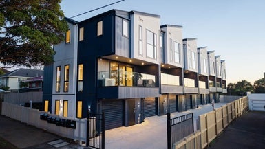 183 Tripoli Road, Point England, Auckland - Carousel 1