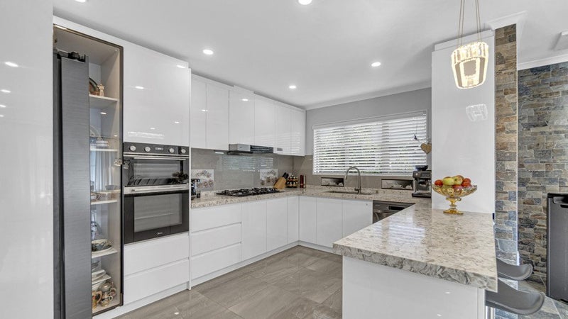 172 Avonhead Road, Avonhead, Christchurch - Carousel 1