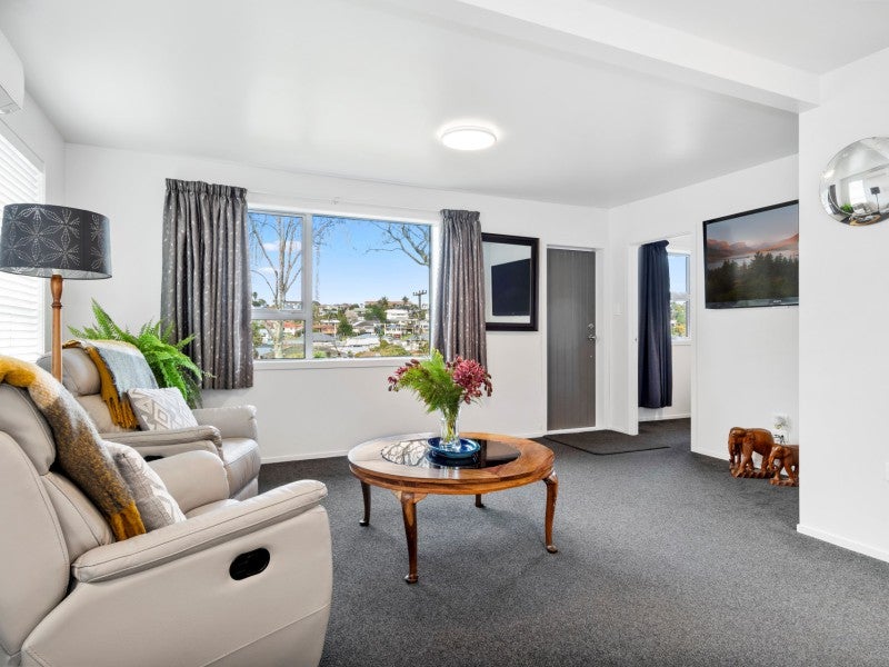 2/24 Kingswood Road, Brookfield, Tauranga - Carousel 2